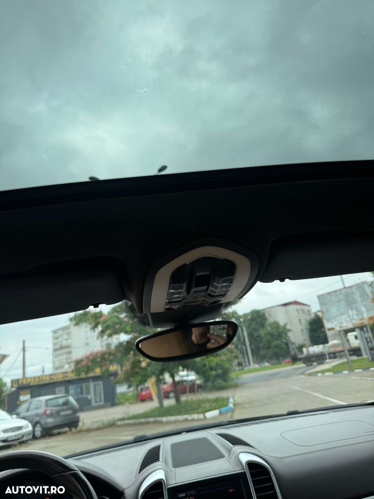 Porsche Cayenne - 12