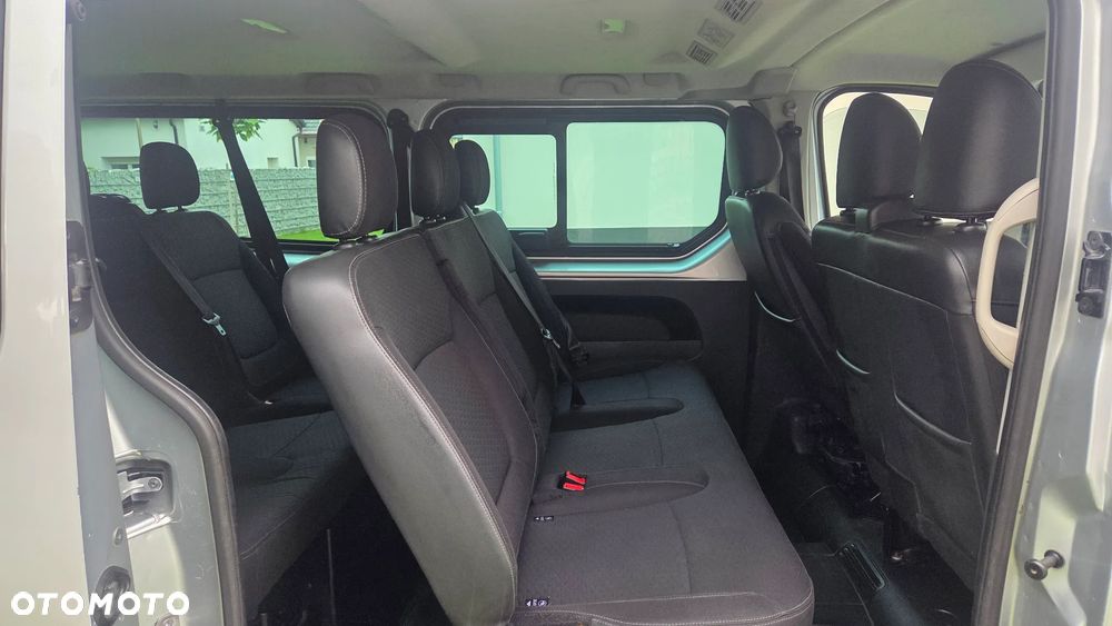 Opel Vivaro - 8