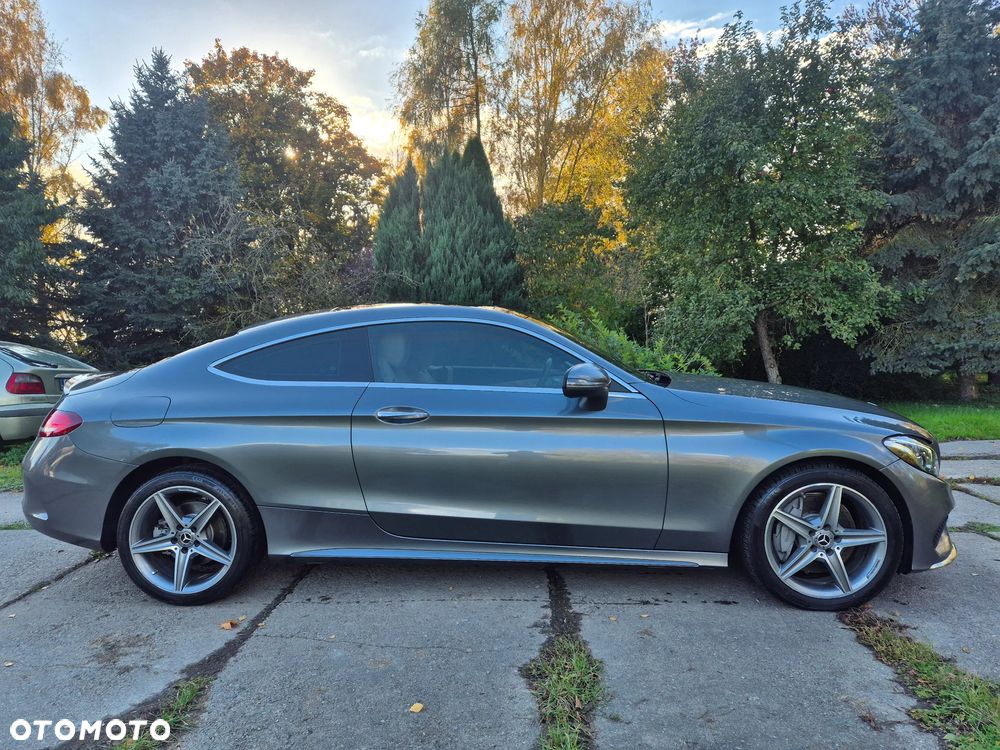 Mercedes-Benz Klasa C 300 9G-TRONIC AMG Line - 16