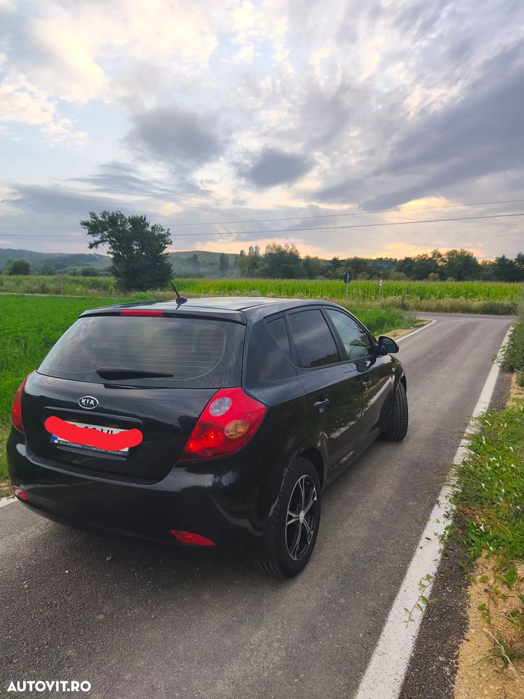 Kia Ceed - 9