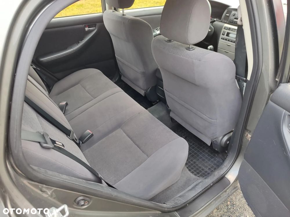 Toyota Corolla - 12
