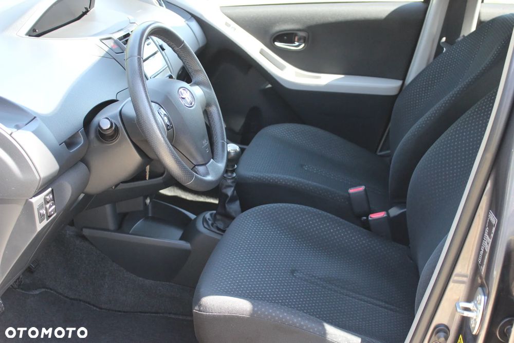 Toyota Yaris 1.33 VVT-i Executive - 29
