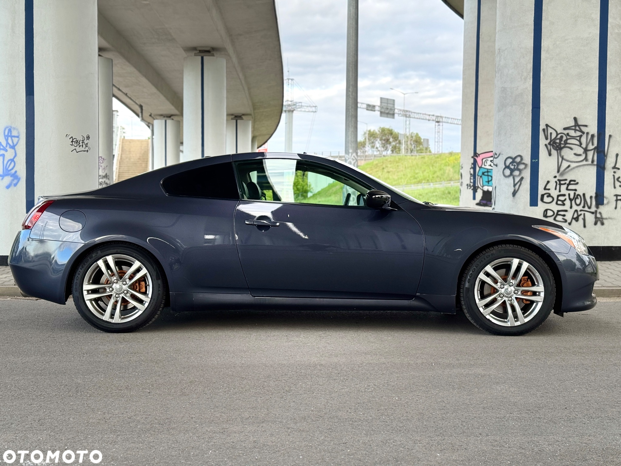 Infiniti G G37 - 7