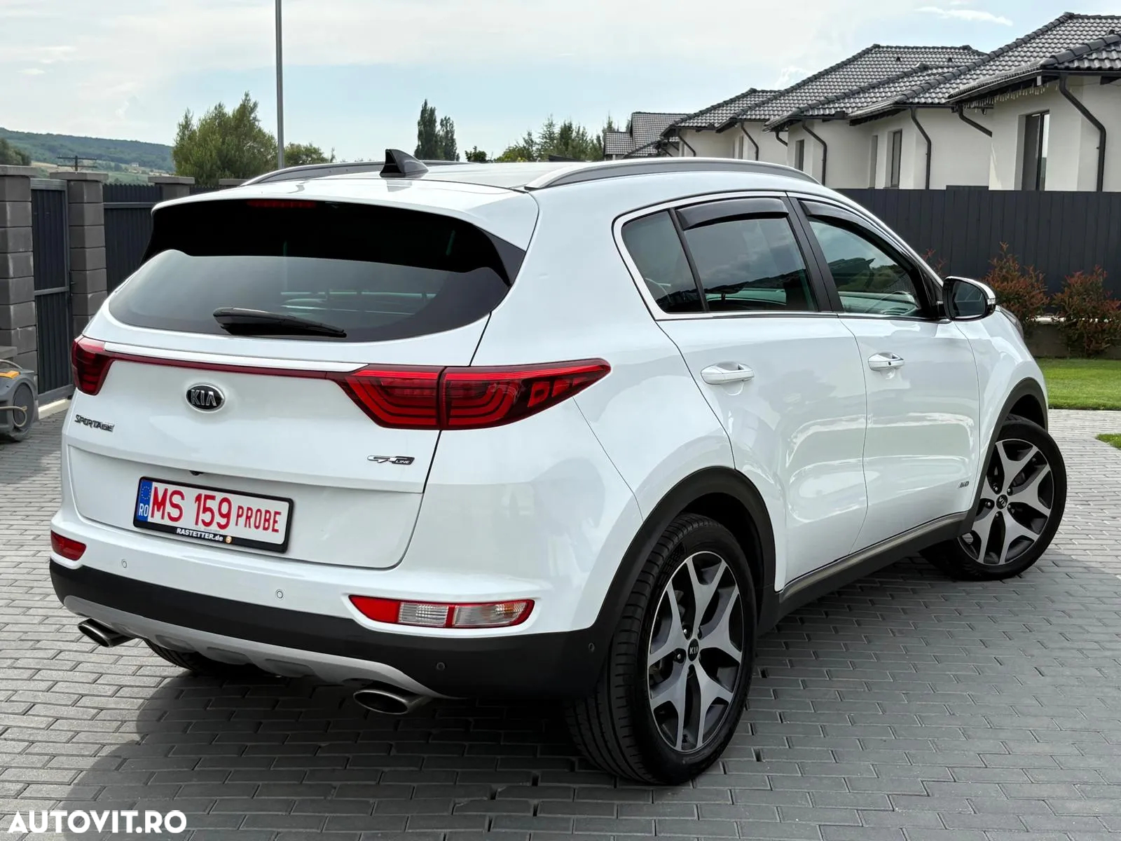 Kia Sportage 2,0 CRDI AWD Aut. GT Line - 4