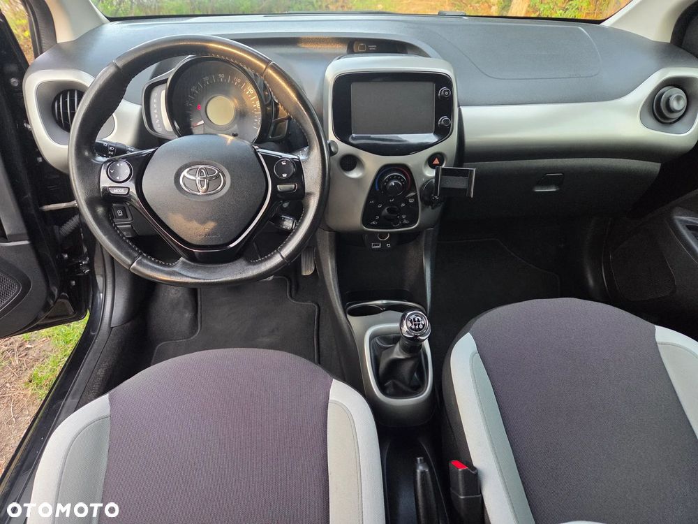 Toyota Aygo x-play touch - 21