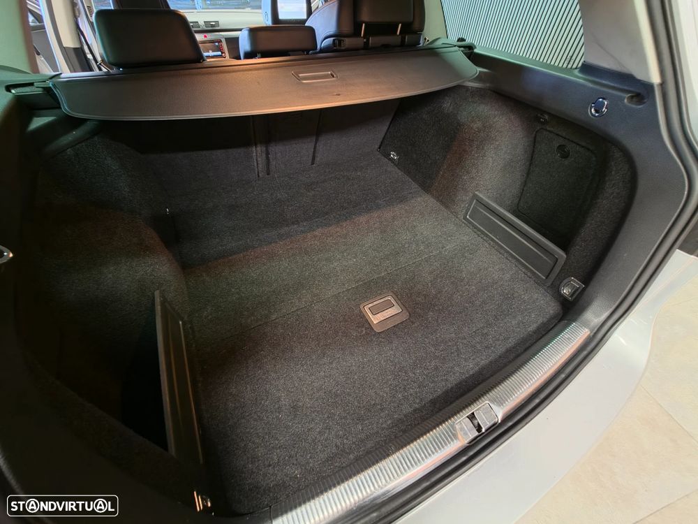VW Passat Variant 2.0 TDi Highline DSG - 34