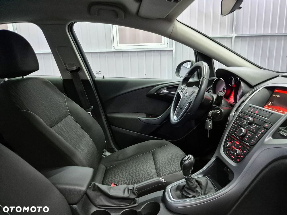 Opel Astra 1.6 Executive EU6 - 14