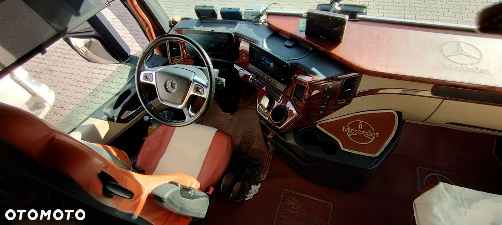 Mercedes-Benz ACTROS MP5 - 8