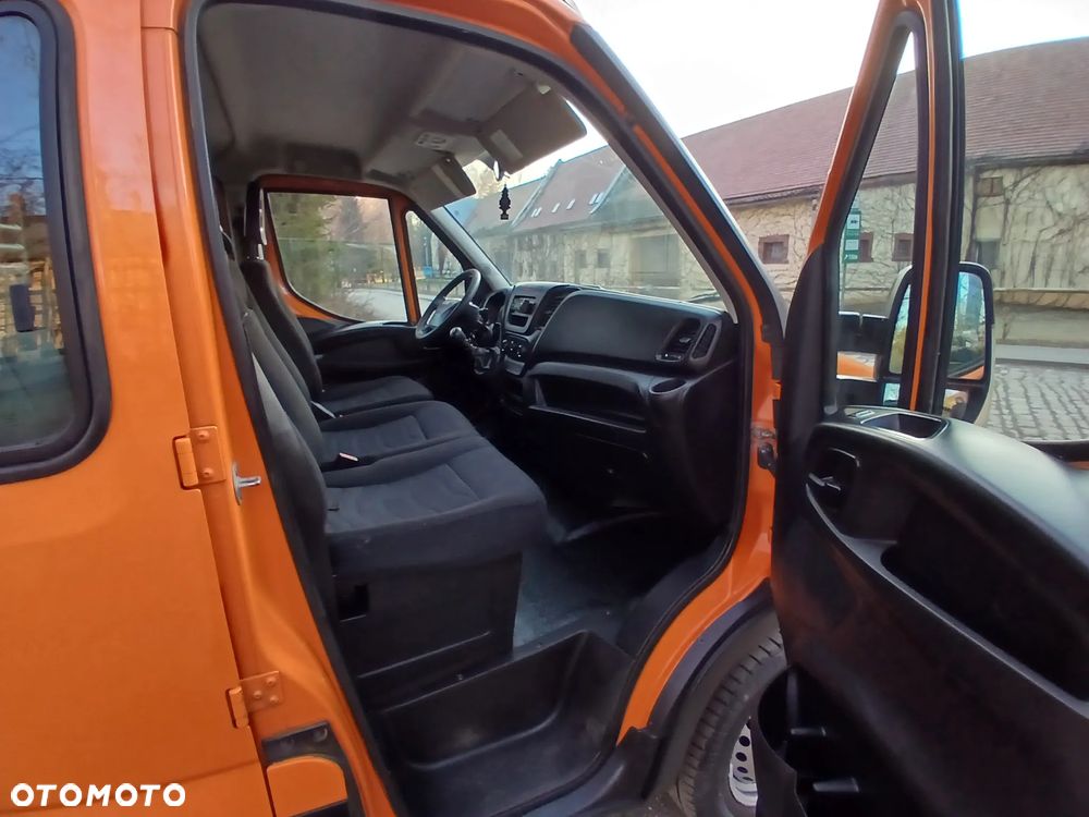 Iveco 35S12 - 23