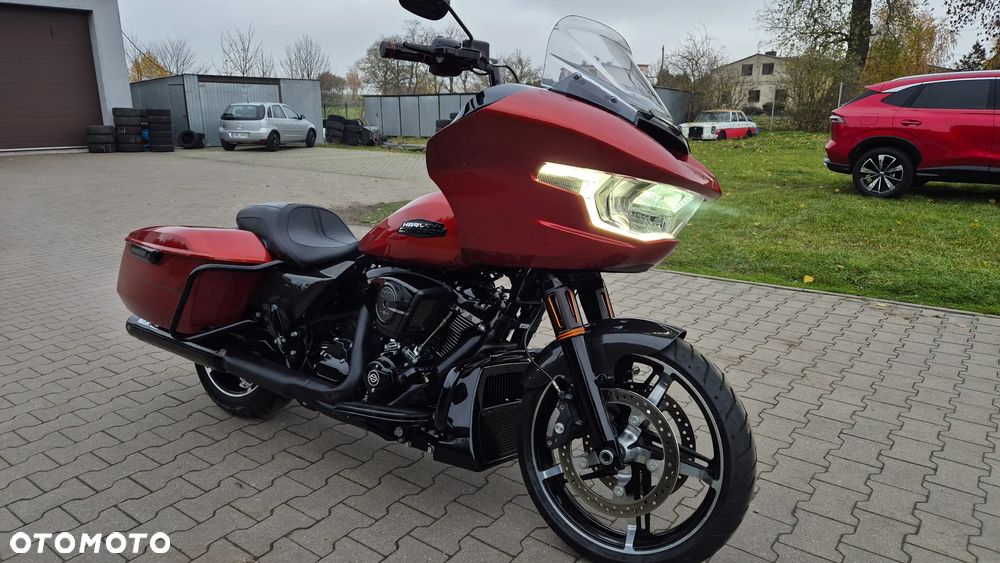Harley-Davidson Touring Road Glide - 1