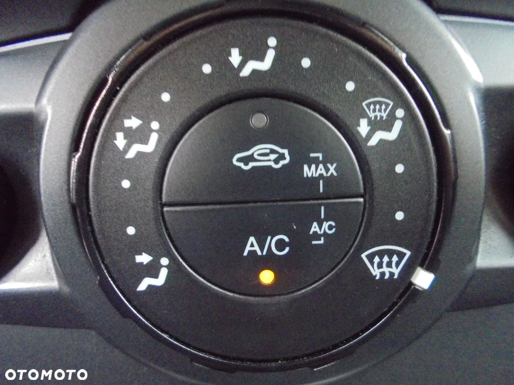 Ford Fiesta 1.25 Ambiente - 27