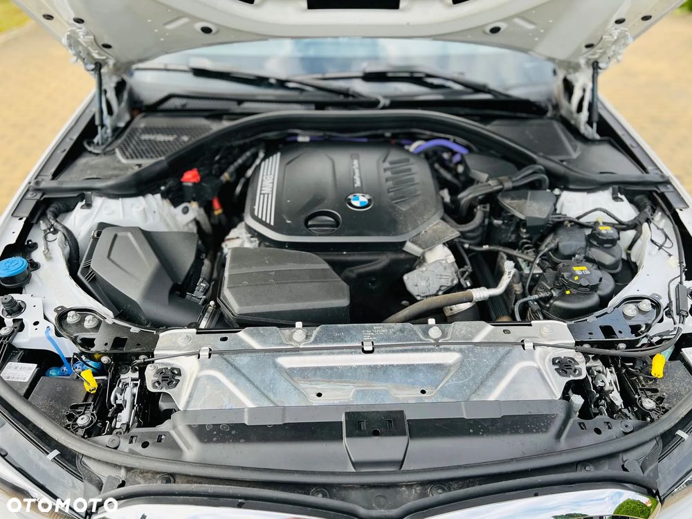 BMW Seria 3 320d xDrive Luxury Line sport - 15