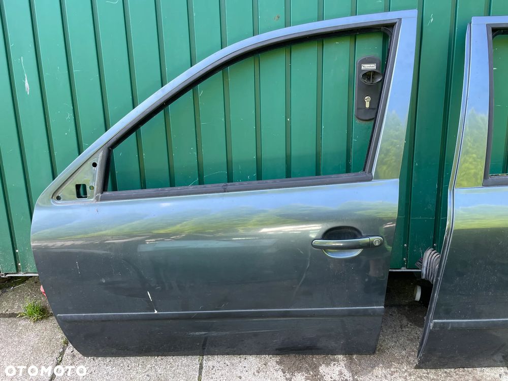 SKODA OCTAVIA I drzwi lewe tył tylne przód przednie kombi BEZ RDZY 9901 - 3