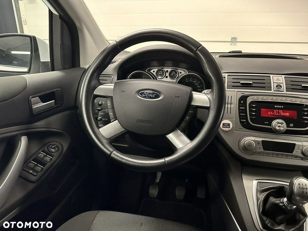 Ford Kuga - 8