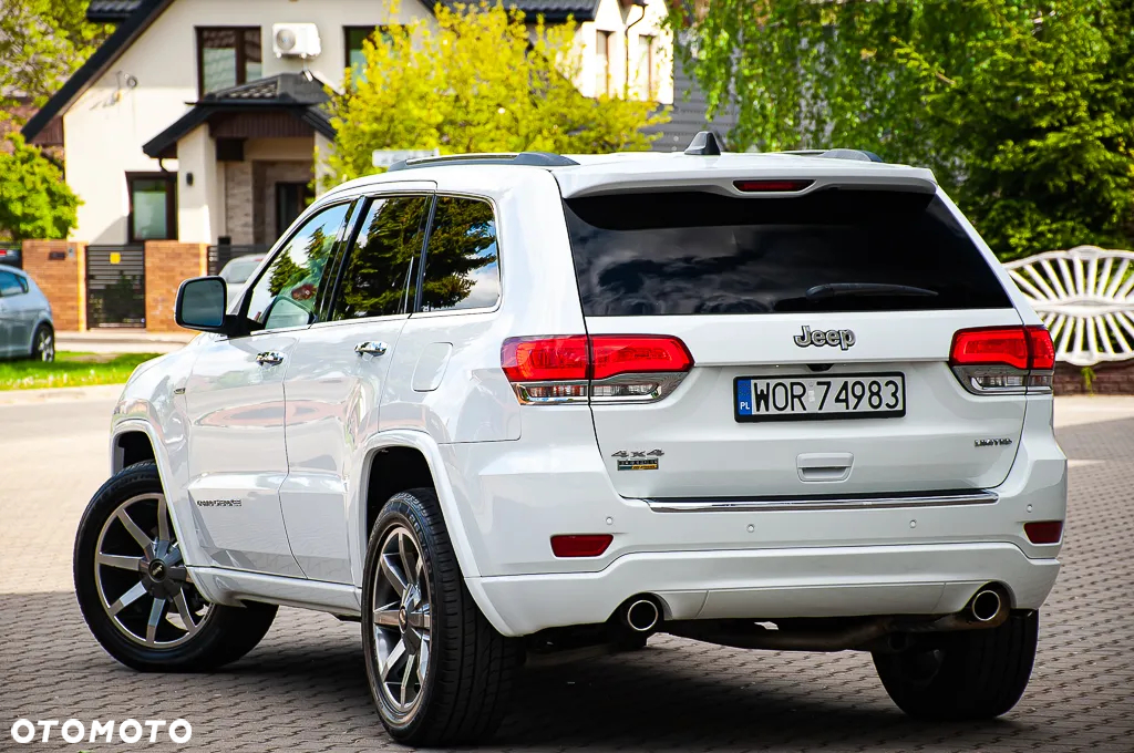 Jeep Grand Cherokee - 12