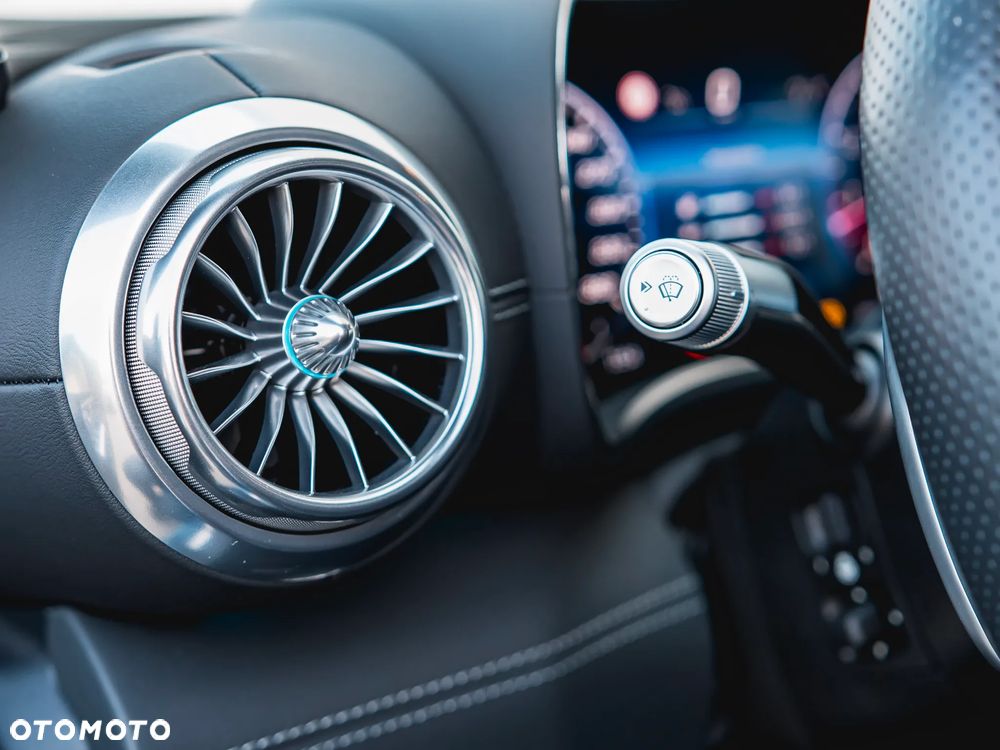 Mercedes-Benz AMG GT 63 4Matic+ - 29