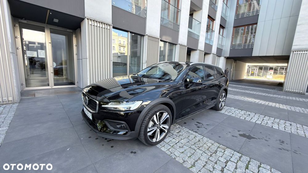 Volvo V60 Cross Country B5 B AWD Plus - 1