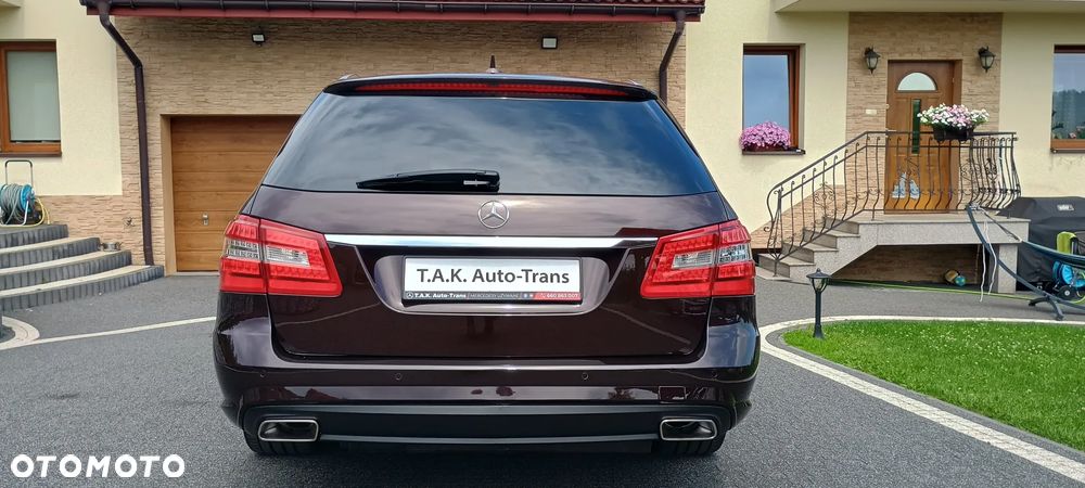 Mercedes-Benz Klasa E 300 CDI DPF BlueEFFICIENCY 7G-TRONIC Avantgarde - 7