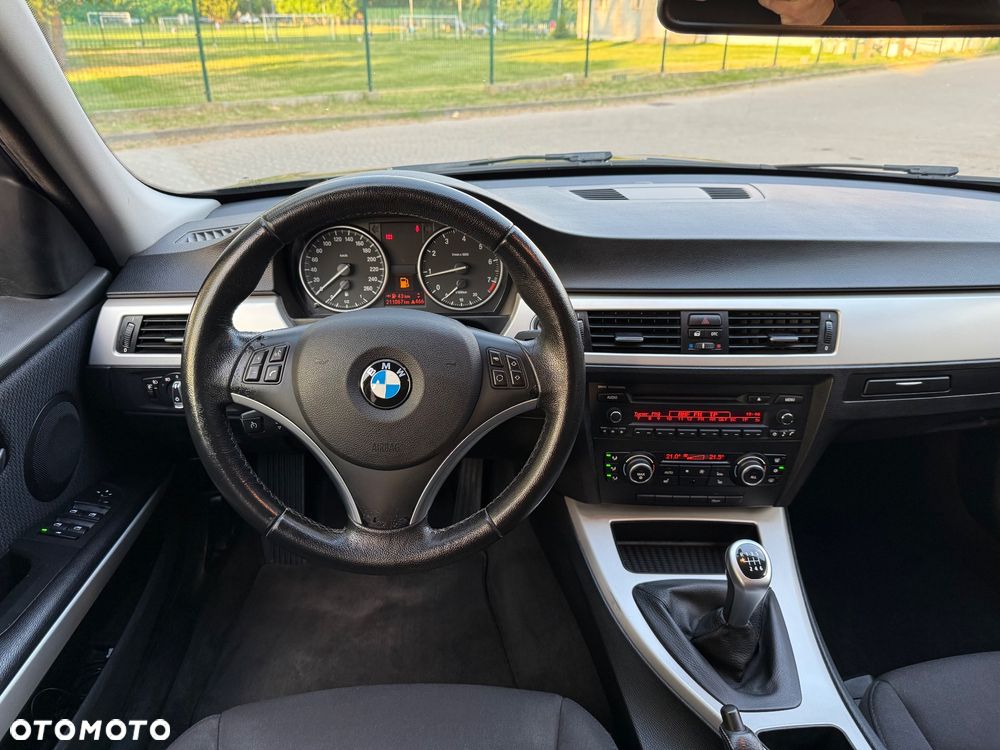 BMW Seria 3 320i - 15
