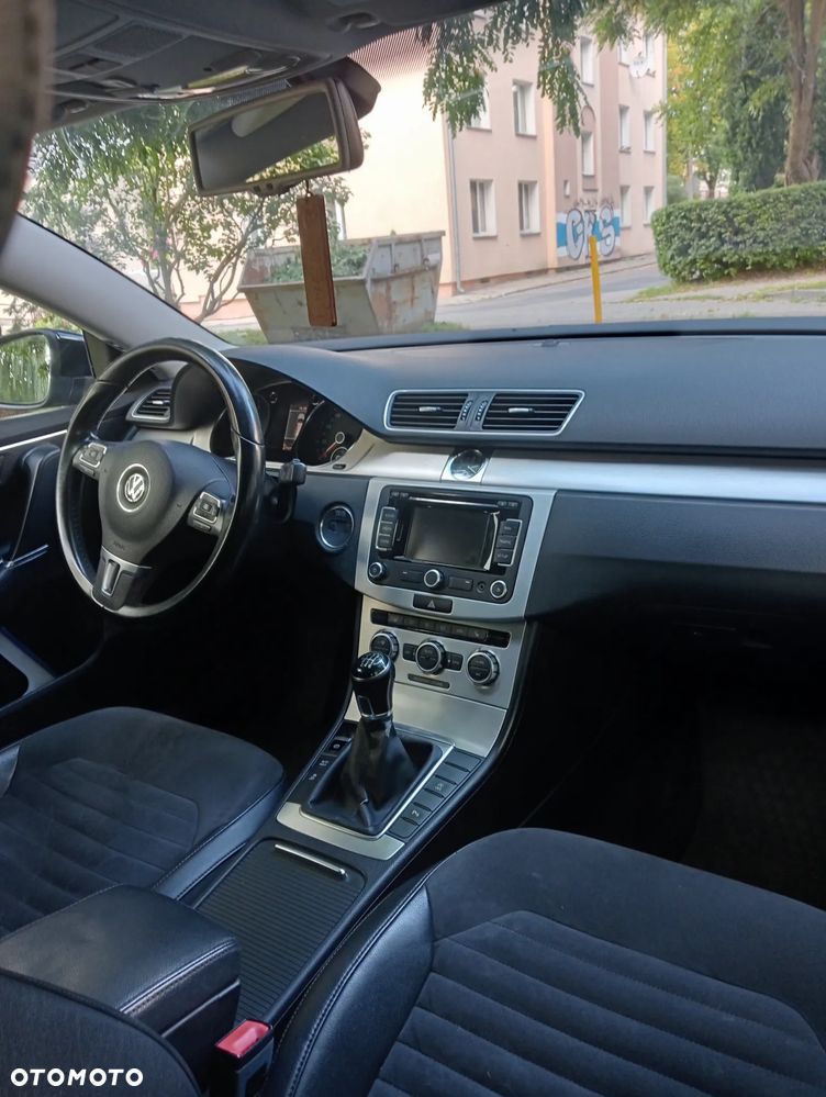 Volkswagen Passat 1.6 TDI Comfortline - 5