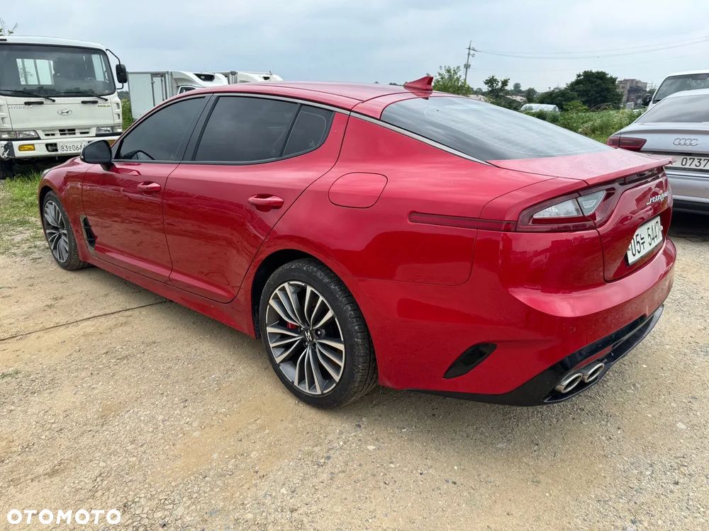 Kia Stinger - 4