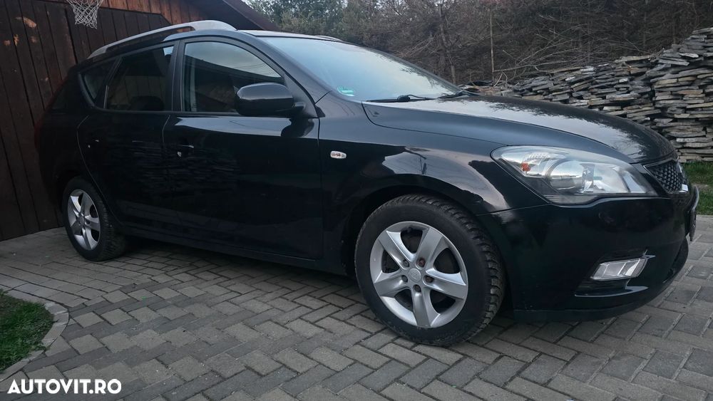 Kia Ceed 1.6 CRDi 128 Dream-Team Edition - 9