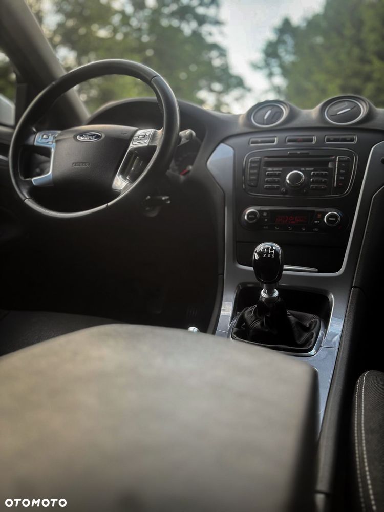 Ford Mondeo - 12