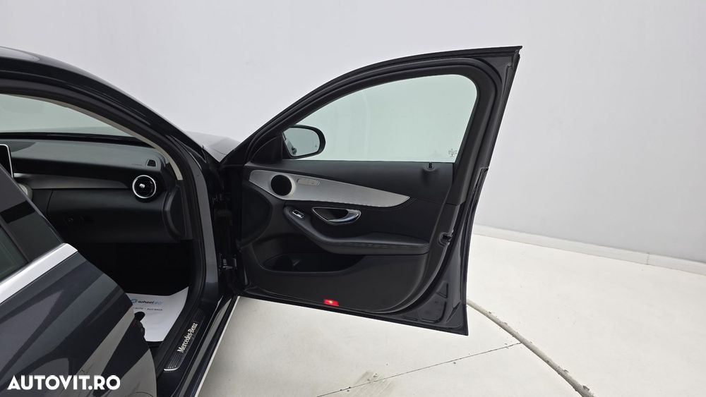 Mercedes-Benz C - 18