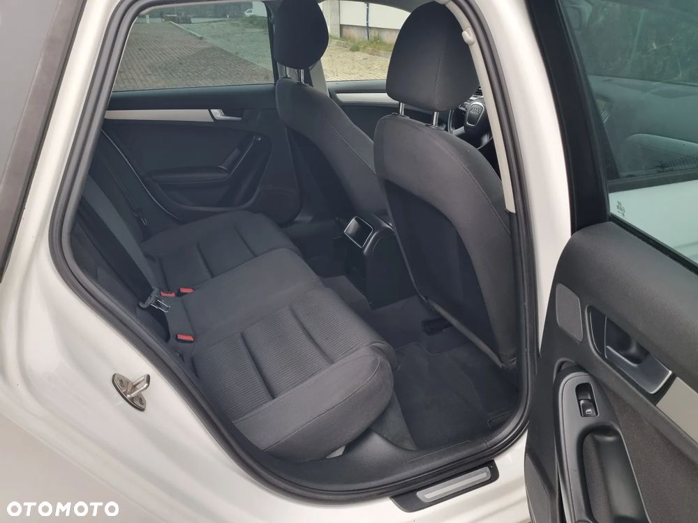 Audi A4 Avant 2.0 TDI DPF Ambiente - 34