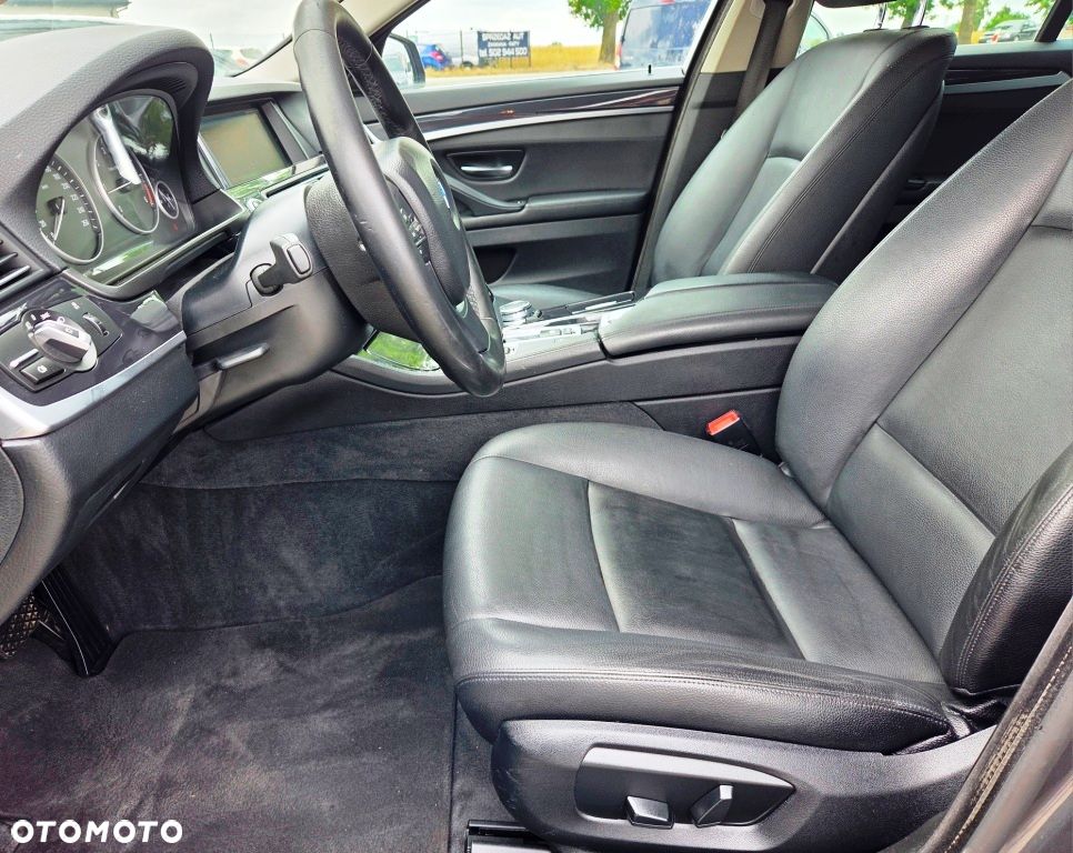 BMW Seria 5 518d Business Edition - 28