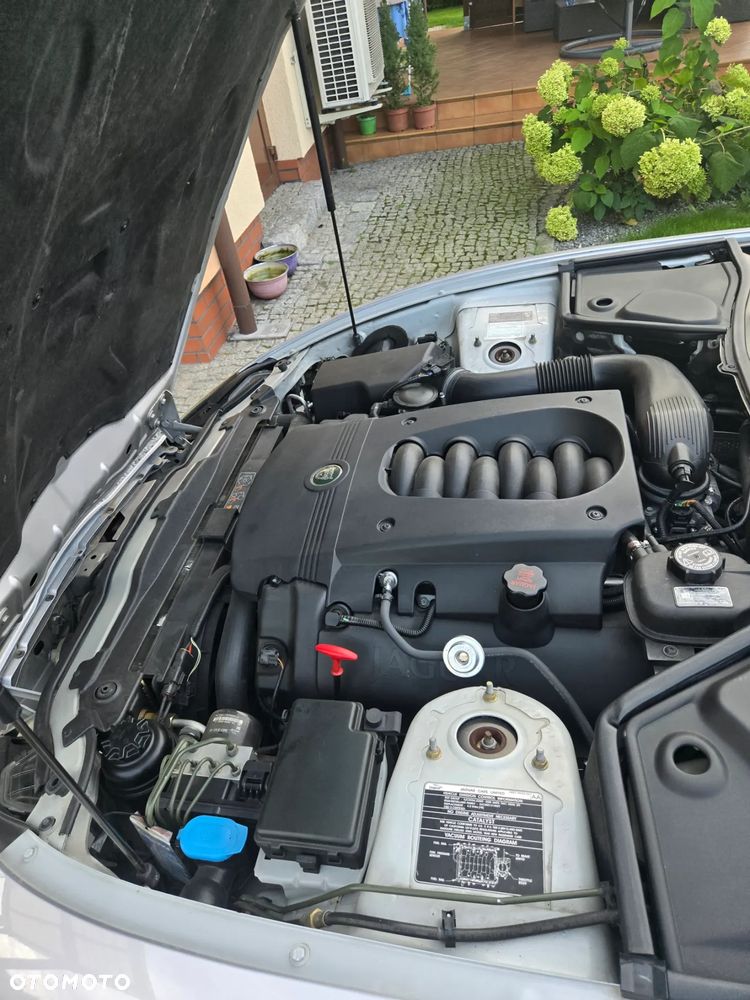 Jaguar XK8 Coupe - 14