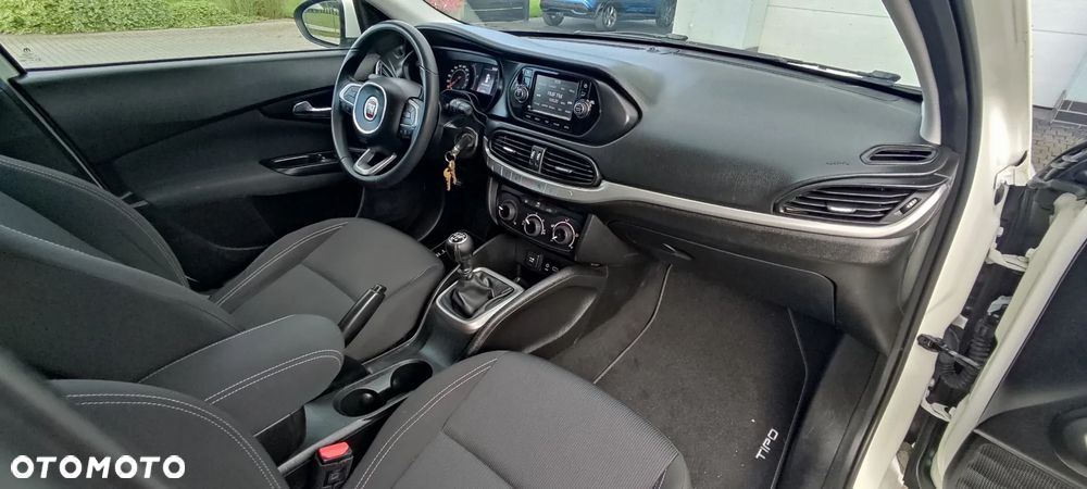 Fiat Tipo 1.4 T-Jet 16v Lounge - 32