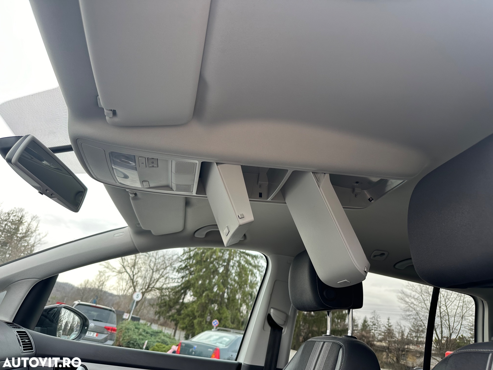 Volkswagen Touran 1.6 TDI DPF BlueMotion Technology MATCH - 14
