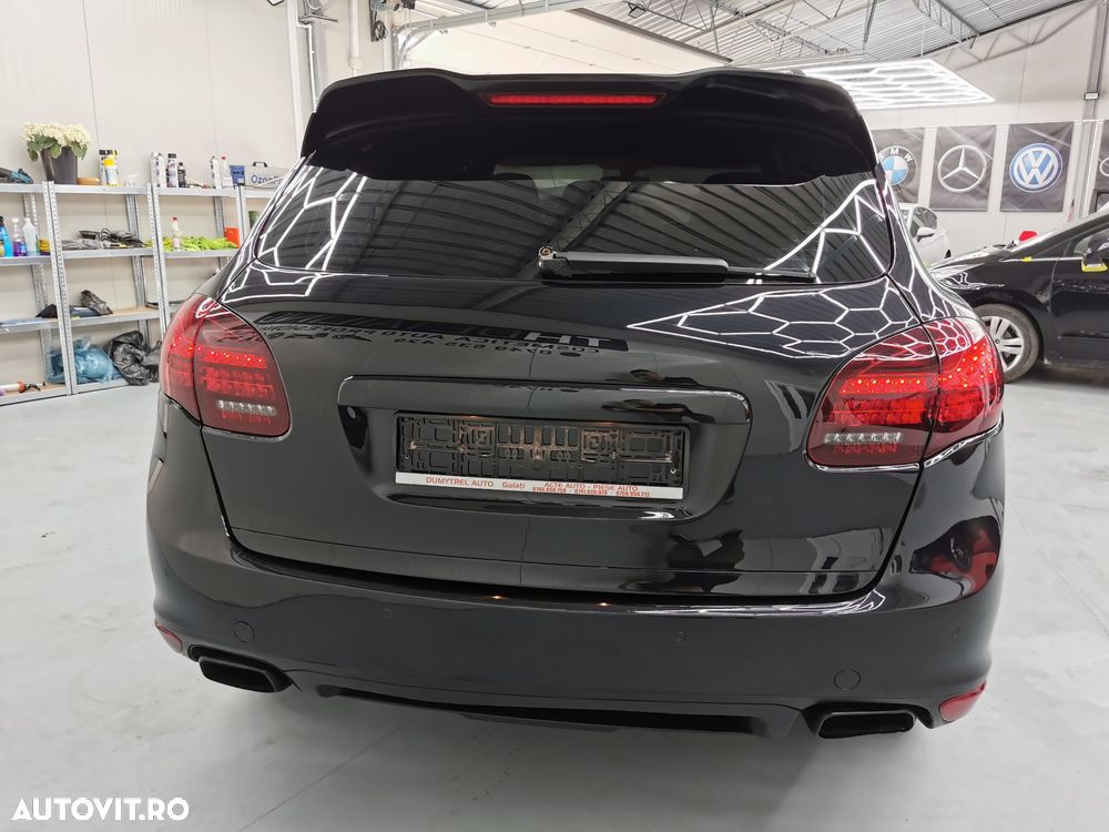 Porsche Cayenne - 8