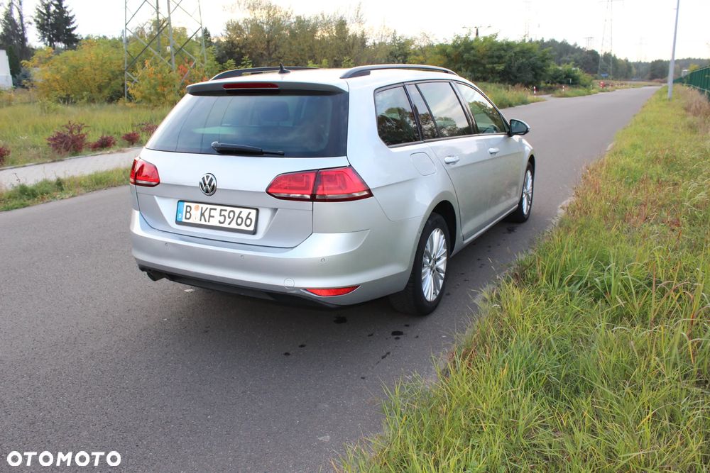 Volkswagen Golf - 6