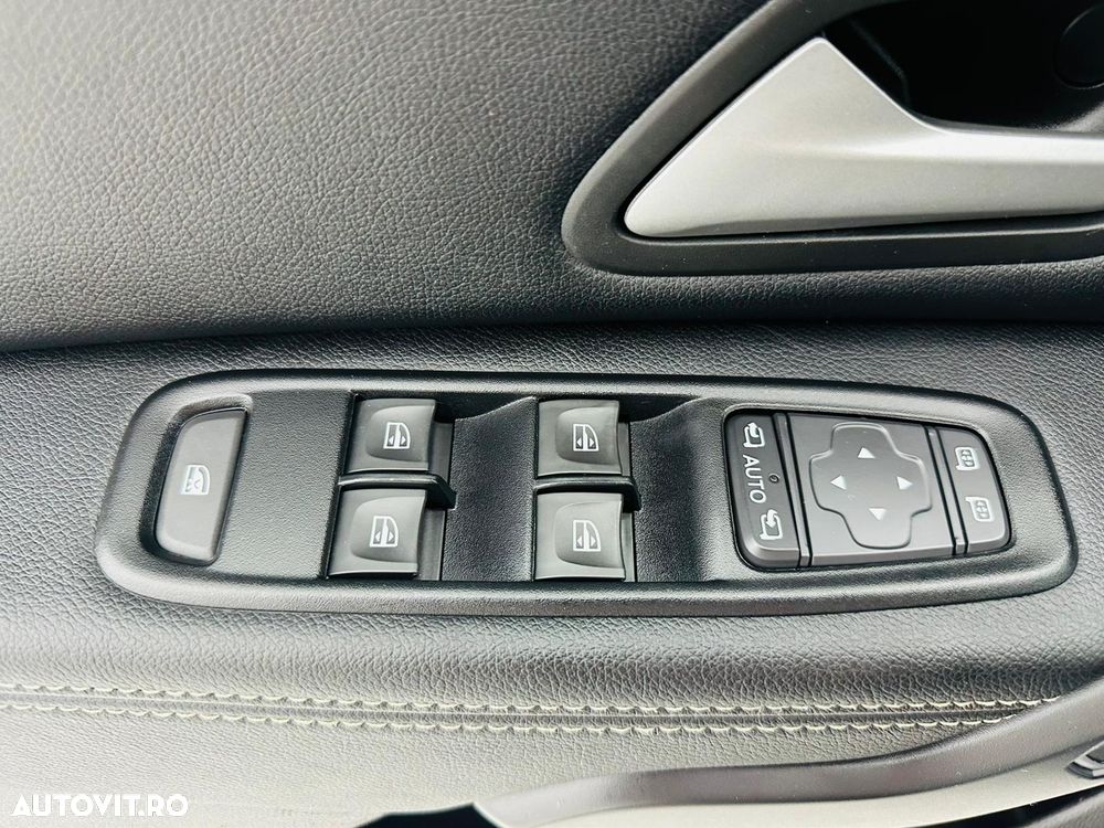 Dacia Duster TCe 130 Journey - 12