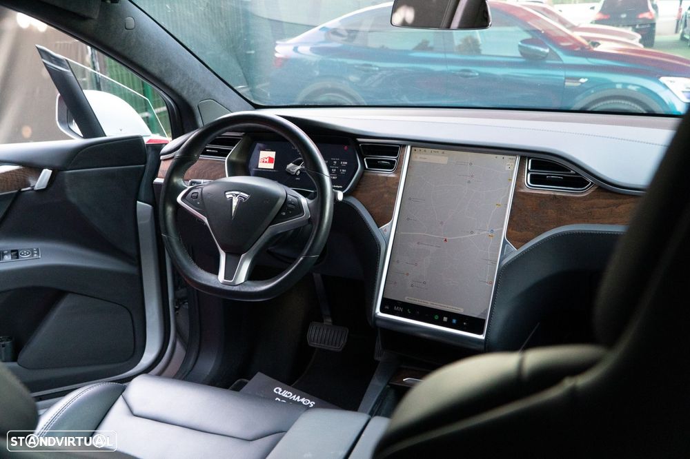 Tesla Model X 75D AWD - 12