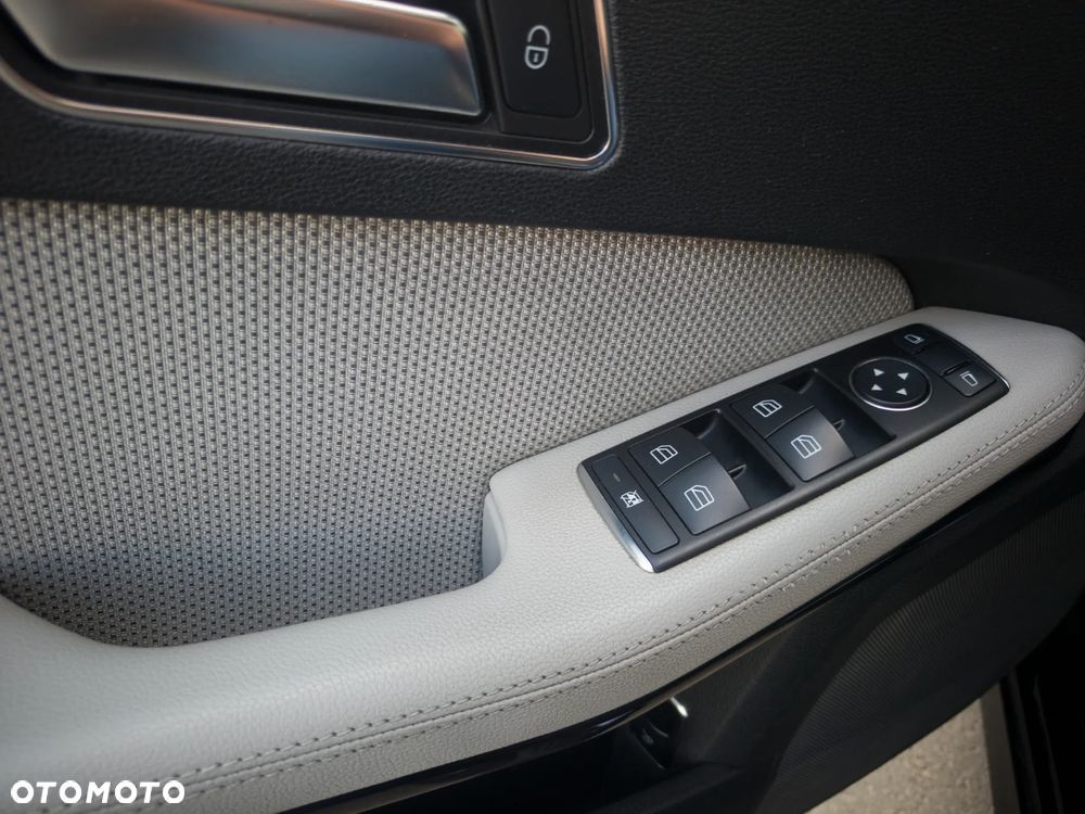 Mercedes-Benz Klasa E 220 BlueTEC 9G-TRONIC Avantgarde - 17