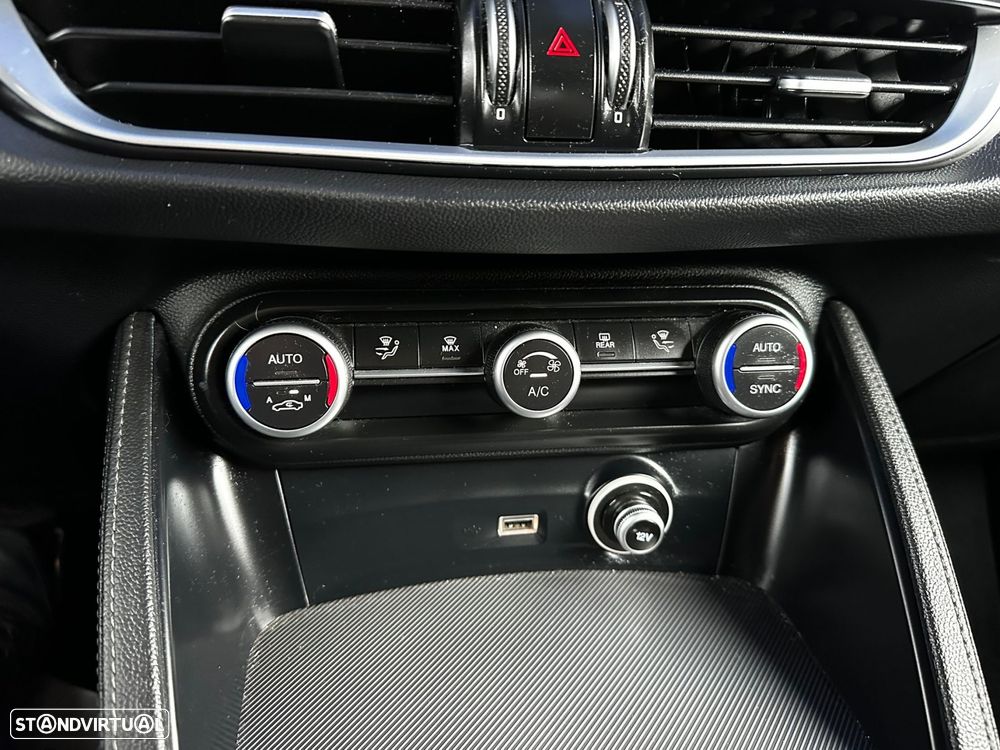 Alfa Romeo Stelvio 2.2 D Sprint AT8 - 33