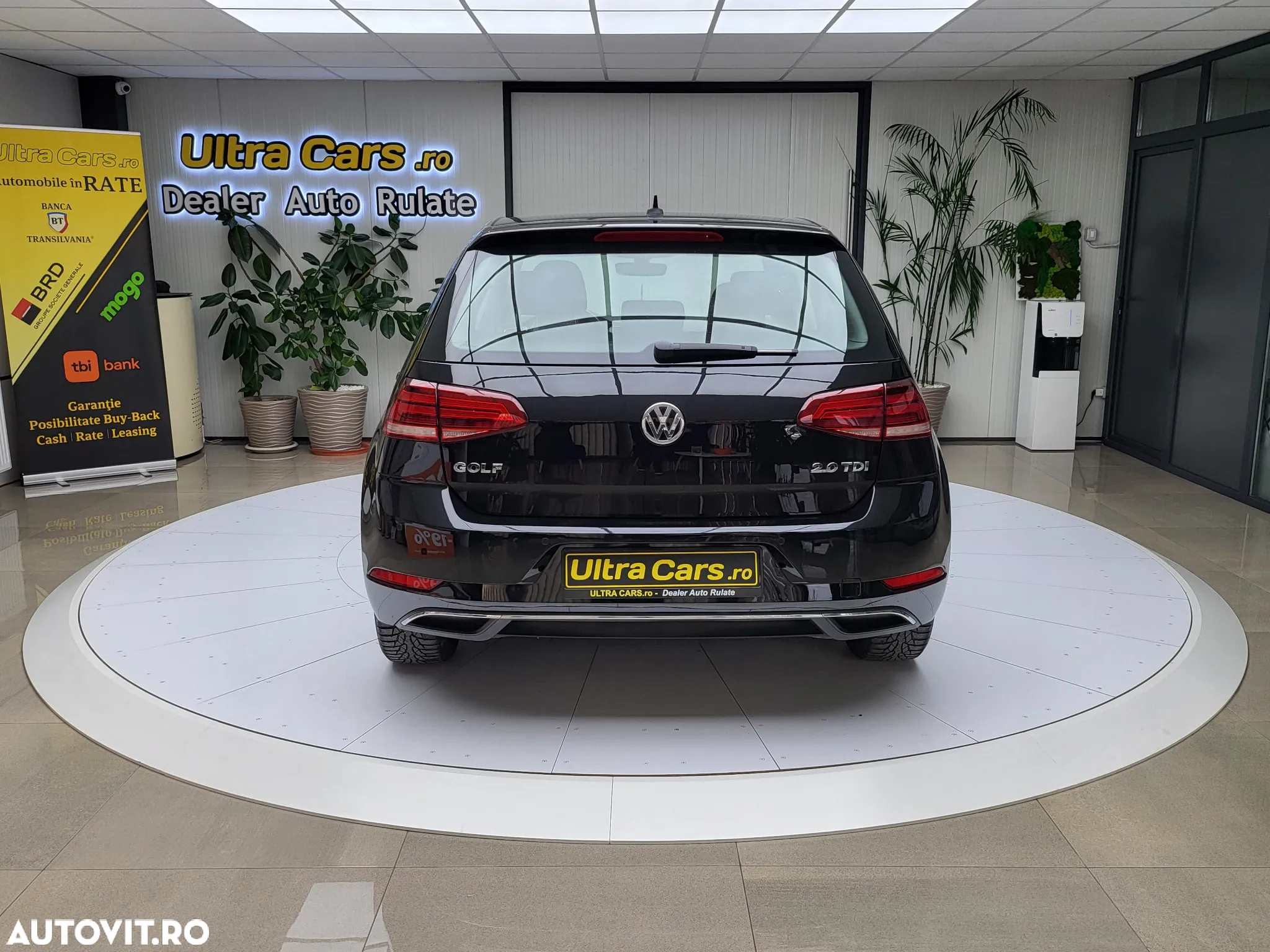 Volkswagen Golf 2.0 TDI DSG Comfortline - 4