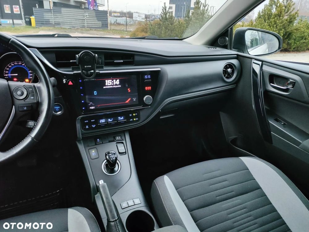 Toyota Auris Hybrid 135 Prestige - 22