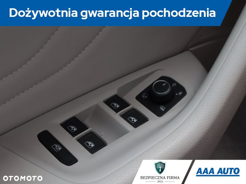 Volkswagen Passat - 20