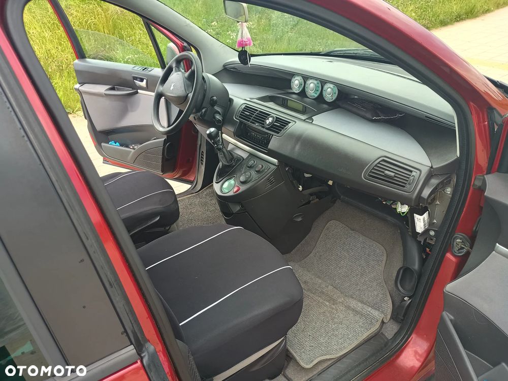 Peugeot 807 HDi 110 Family - 13