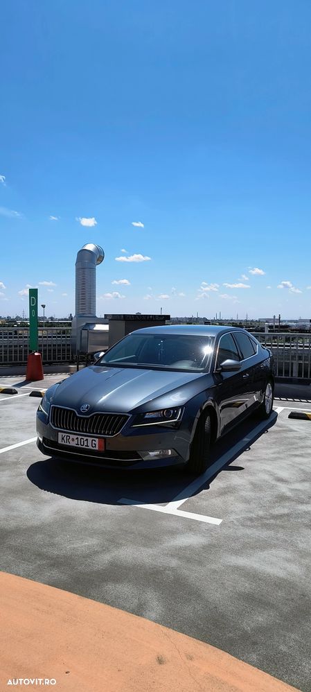 Skoda Superb 2.0 TDI DSG Style - 8