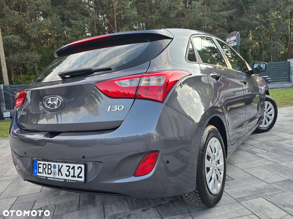 Hyundai i30 blue 1.4 Style - 9