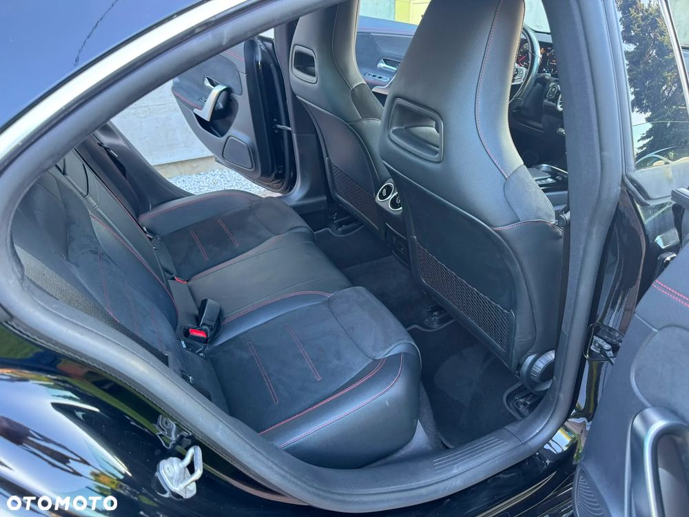 Mercedes-Benz CLA 250 4Matic 7G-DCT AMG Line - 36