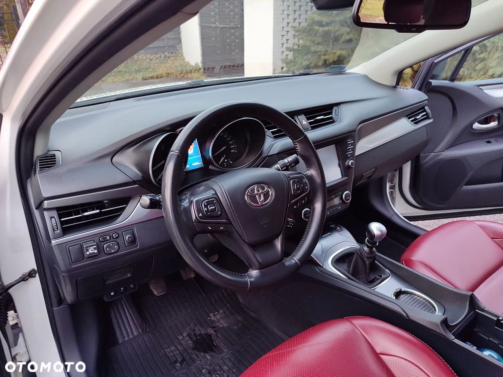 Toyota Avensis 1.8 Selection - 11
