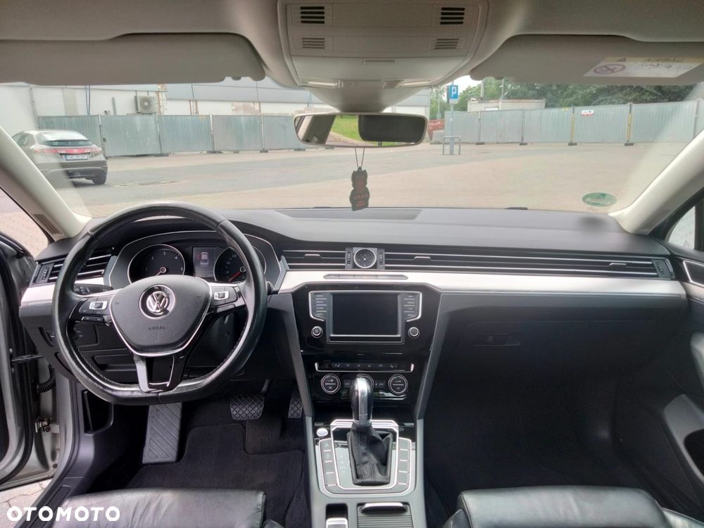 Volkswagen Passat 2.0 TDI BMT Comfortline DSG - 9