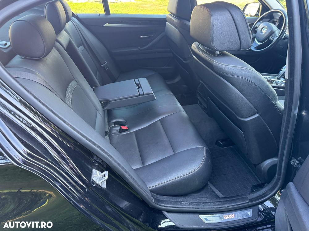 BMW Seria 5 525d Aut. Luxury Line - 12