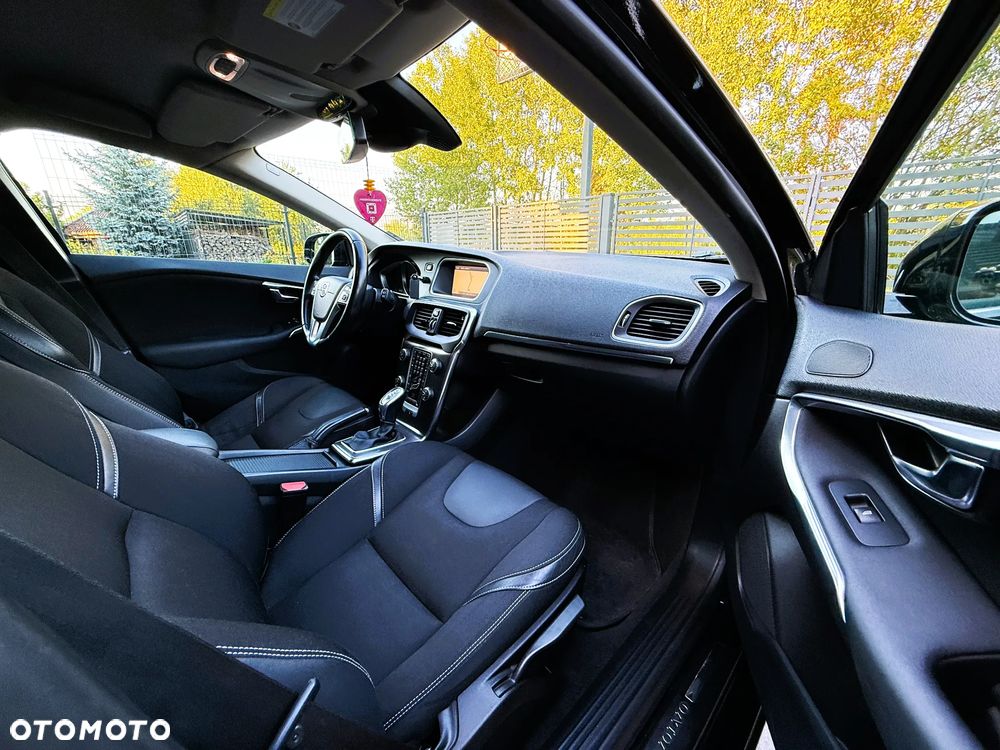Volvo V40 D3 Momentum - 8